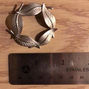Vintage leaf wreath silver tone brooch